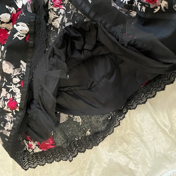 NWT Hot Topic red and black floral ruffle dress - Picture 7 of 14